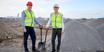 (L-R) Lachlan Elliott, Brisbane station manager, DHL Global Forwarding Australia and George Lawson, managing director, DHL Global Forwarding Australia