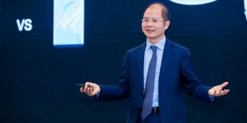 Huawei Rotating Chairman Eric Xu delivered a keynote speech at the 2019 International Auto Key Tech Forum (PHOTO from Huawei)