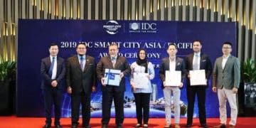 Aminolhuda with IDC representatives, IRDA and CGPV Management at IDC Smart City Award Ceremony in Forest City.