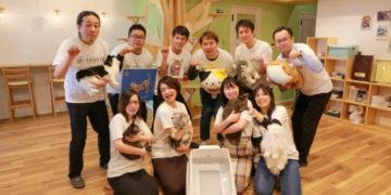 Team Hachi Tama celebrates the toletta® smart litter box.