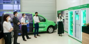 Dr Kan Ee May, Specialist (Sustainability Engineering) and Lecturer, School of Engineering, Nanyang Polytechnic (Far Right) and Mr Jackson Seng, Sustainability Business Development Director, Schneider Electric (Second from Left) at the launch of Nanyang Polytechnic's Sustainability Experience Centre