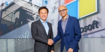 Park Jung Ho, CEO of SK Telecom (left), and Satya Nadella, CEO of Microsoft (right). PHOTO from SK Telecom