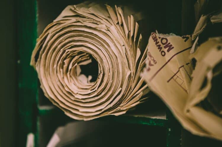 Photo by Brett Sayles: https://www.pexels.com/photo/roll-of-craft-paper-on-shelf-3729179/