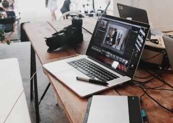 Photo by Flo Dahm: https://www.pexels.com/photo/turned-on-gray-laptop-computer-on-table-699459/