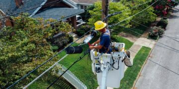 Photo by Kelly     from Pexels: https://www.pexels.com/photo/photography-of-man-repairing-electrical-wires-2898199/