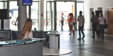 Photo by PhotoMIX Company: https://www.pexels.com/photo/white-sitting-behind-counter-under-television-518244/