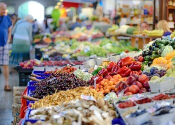 Photo by PhotoMIX Company: https://www.pexels.com/photo/vegetables-stall-868110/