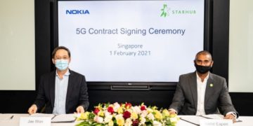 Jae Won, senior vice president for mobile networks for Asia Pacific, Nokia (left) and Nikhil Eapen, chief executive, StarHub (right) during the 5G contract signing ceremony on February 1, 2021.