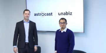 (L-R) Fabien Jordan, CEO of Astrocast, and Henri Bong, co-CEO of UnaBiz